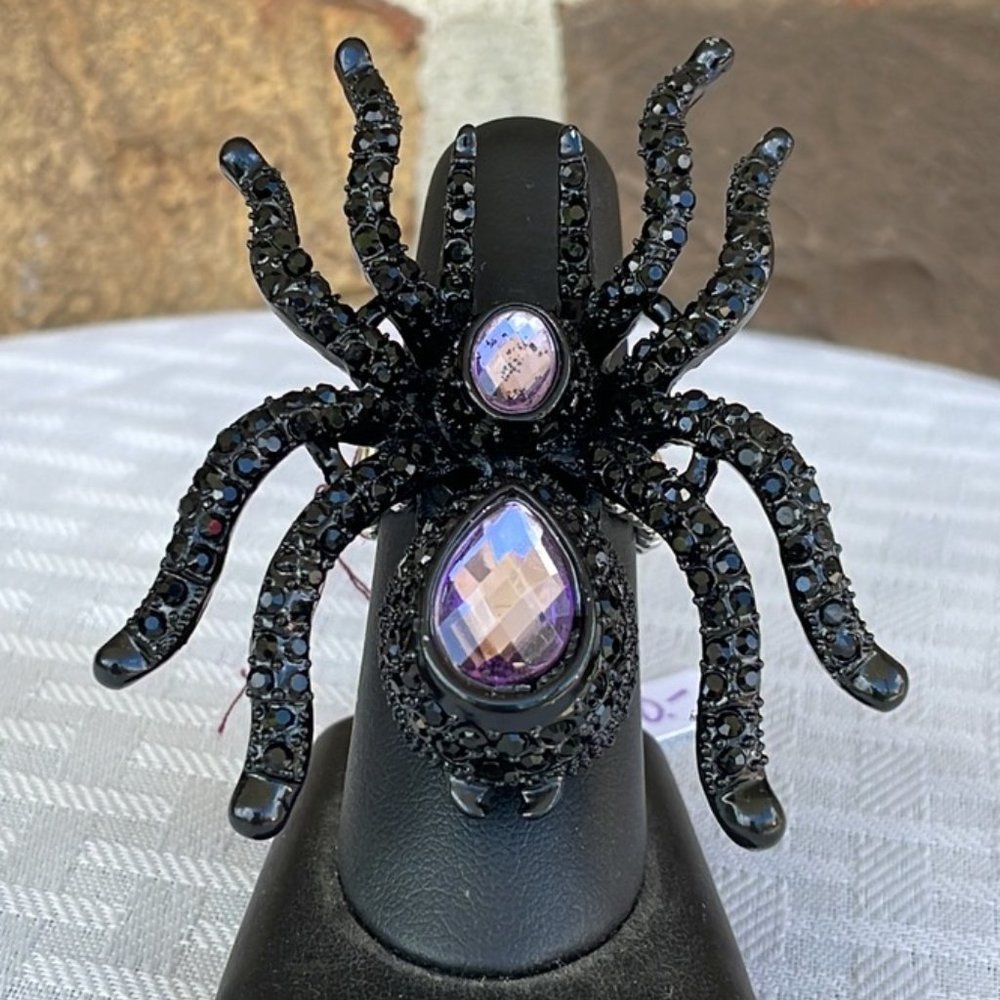Black Rhinestone Spider Ring. - Picture 2 of 5